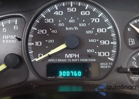 2001 Chevrolet Silverado 1500 Ls z USA, uszkodzony, nr VIN 2GCEC19TX11191190